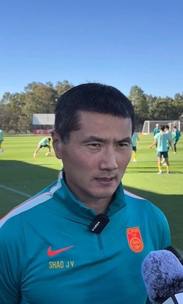 世界杯赛事app下载-邵佳一称喀麦隆足球水平高,中国差距巨大|球员|队员|竞争力|对阵|欧洲_新浪体育_新浪新闻